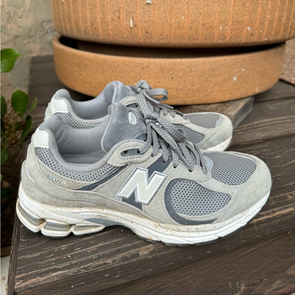 2002e new balance 8.5